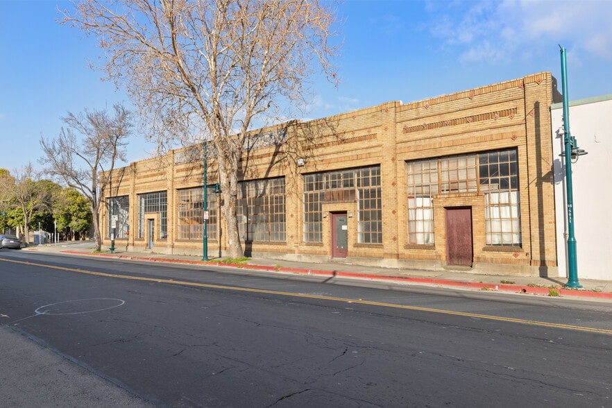 4512-4514 Hollis St, Emeryville, CA à louer - Photo du bâtiment - Image 3 de 82