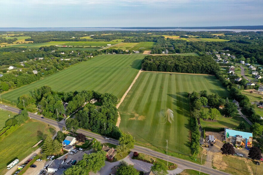 Sound Avenue, Aquebogue, NY à vendre - Aérien - Image 3 de 3