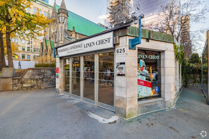 625 Rue Sainte-Catherine O, Montréal, QC for lease - Building Photo - Image 2 of 8