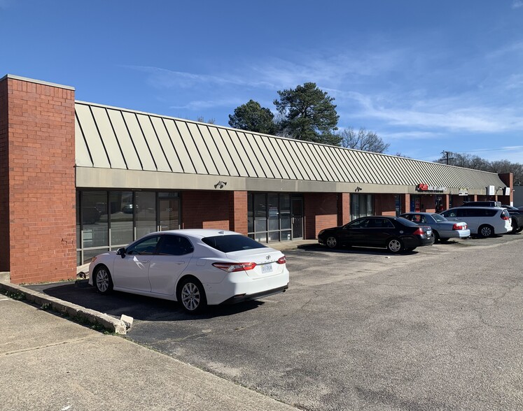 3807-3819 Jefferson Davis Hwy, Richmond, VA for lease - Building Photo - Image 1 of 4