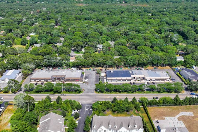 74-84 Old Riverhead Rd, Westhampton Beach, NY for lease - Building Photo - Image 1 of 2