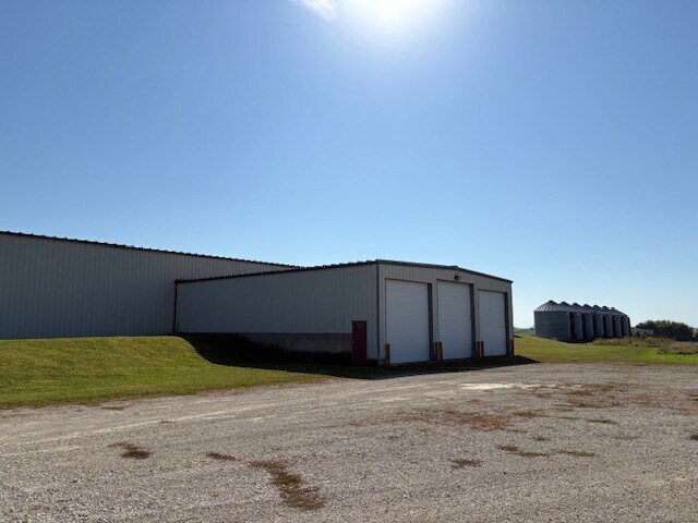 16 County Road 16 SE, Rochester, MN à vendre - Photo du bâtiment - Image 3 de 20