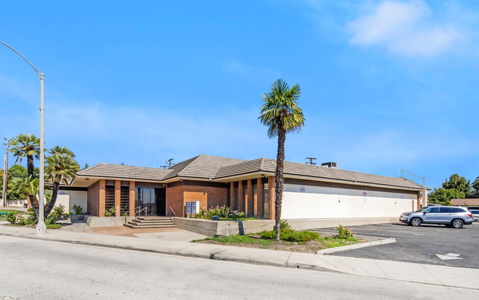 1890 N Garey Ave, Pomona, CA for lease - Building Photo - Image 2 of 11