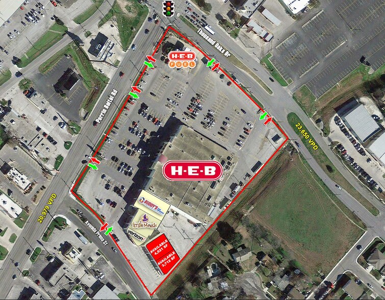 12002-12016 Perrin Beitel Rd, San Antonio, TX à louer - Photo du bâtiment - Image 1 de 7