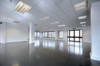 Lime Tree Way, Chineham à louer - Photo du bâtiment - Image 3 de 4