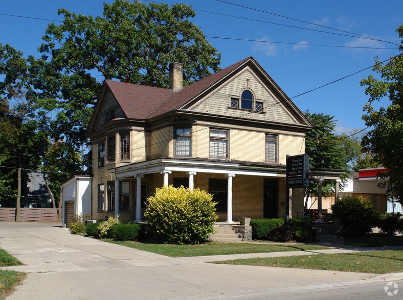 219 E Lawrence Ave, Charlotte, MI à vendre - Photo du bâtiment - Image 2 de 10