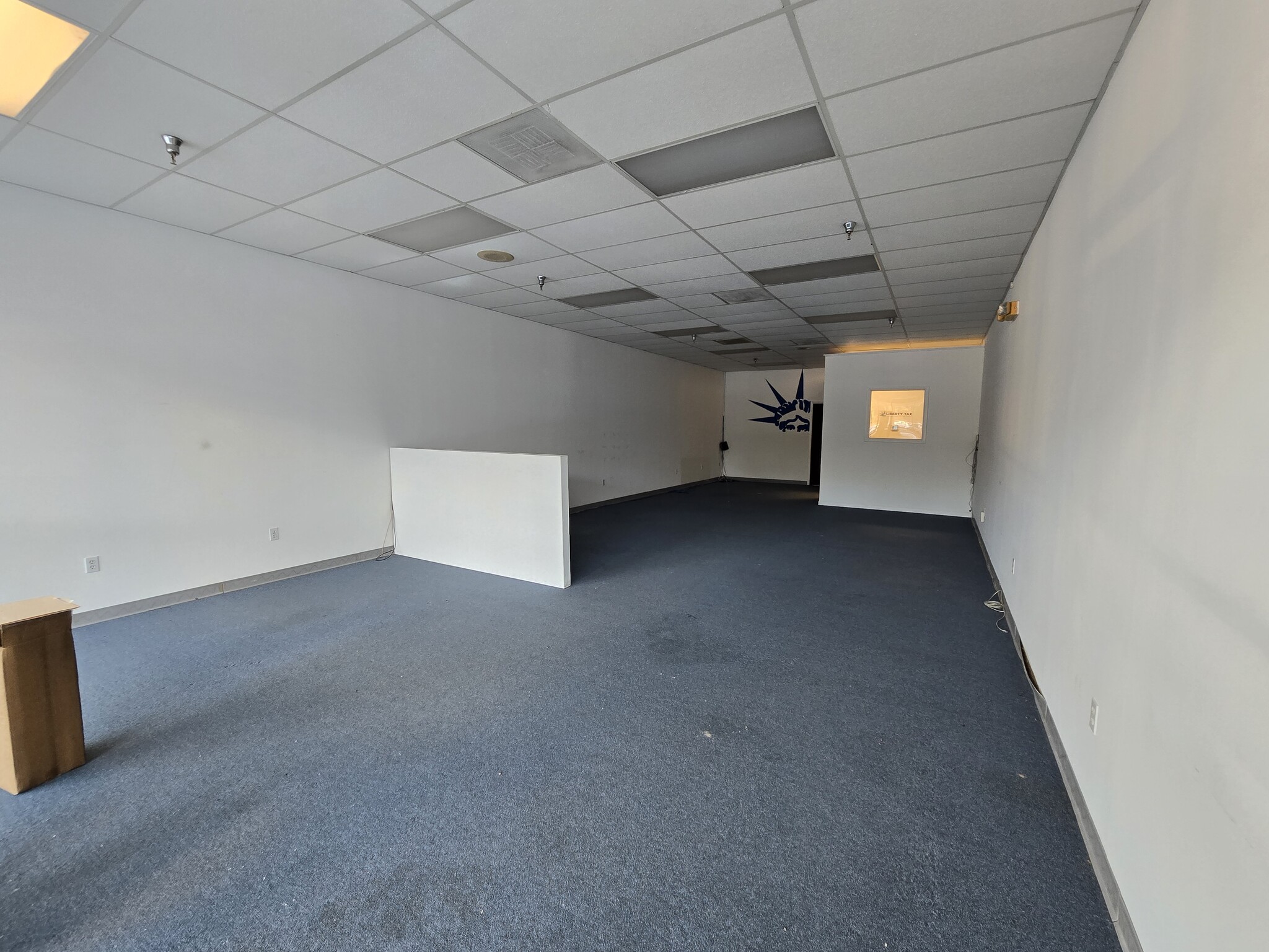 308-386 Towne Center Dr, Abingdon, VA for lease Interior Photo- Image 1 of 4
