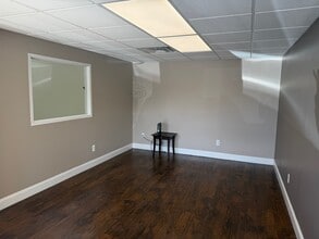 5499 Perry Dr, Waterford, MI for lease Interior Photo- Image 1 of 6