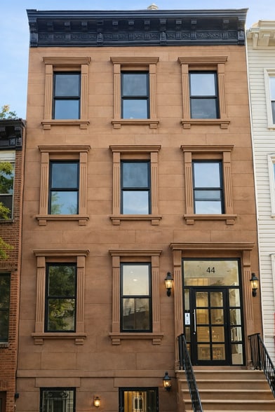 44 Van Buren St, Brooklyn, NY for sale - Primary Photo - Image 1 of 3