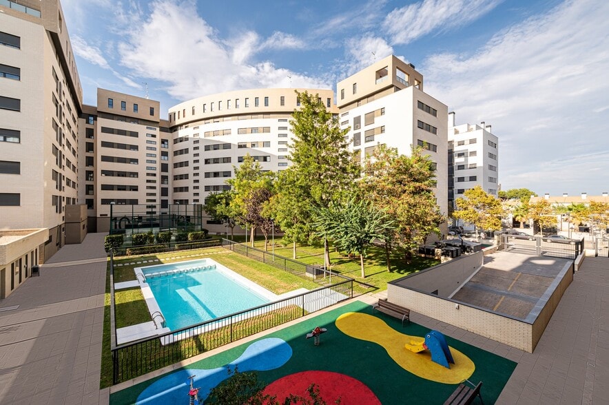 Calle del Ninot, 16, València, Valencia for lease - Primary Photo - Image 1 of 2