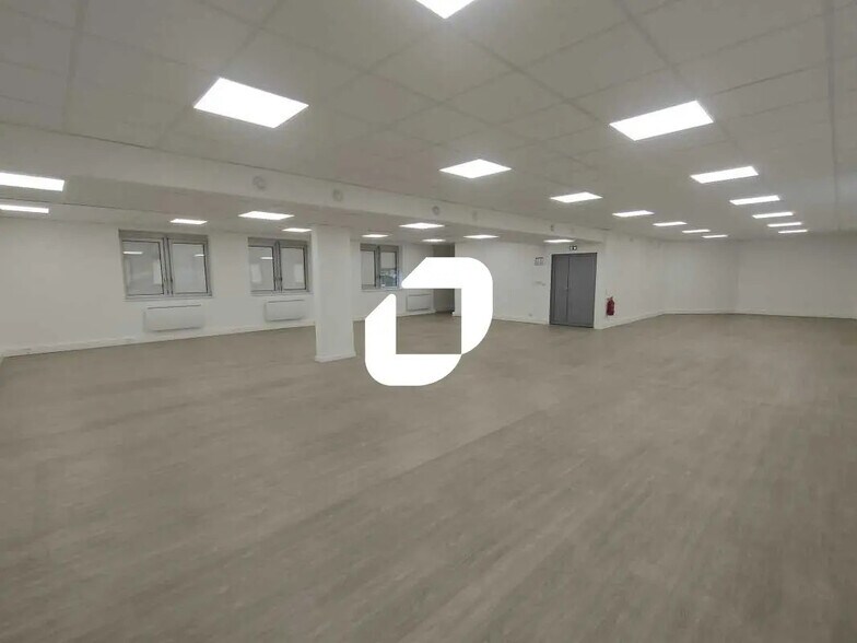 7 Rue Jean Mermoz, Versailles à louer - Photo du bâtiment - Image 1 de 6