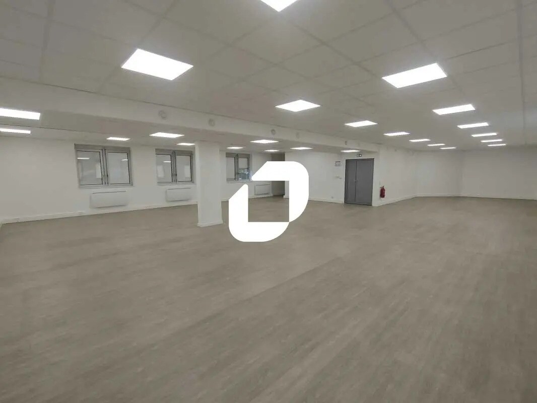 7 Rue Jean Mermoz, Versailles for lease Interior Photo- Image 1 of 7