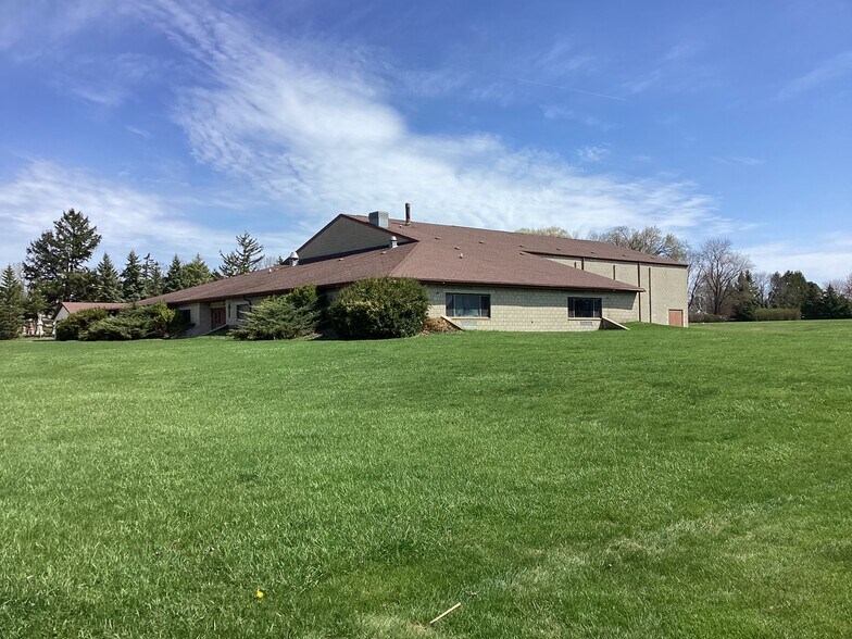 2525 Oakwood Rd, Oak Creek, WI for sale - Building Photo - Image 2 of 60