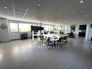 Bureau dans Éguilles à louer Photo intérieure- Image 1 de 6