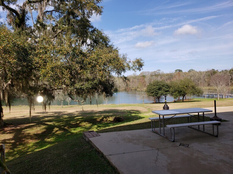 1650 Summit Lake Dr, Tallahassee, FL à louer - Photo du bâtiment - Image 3 de 7