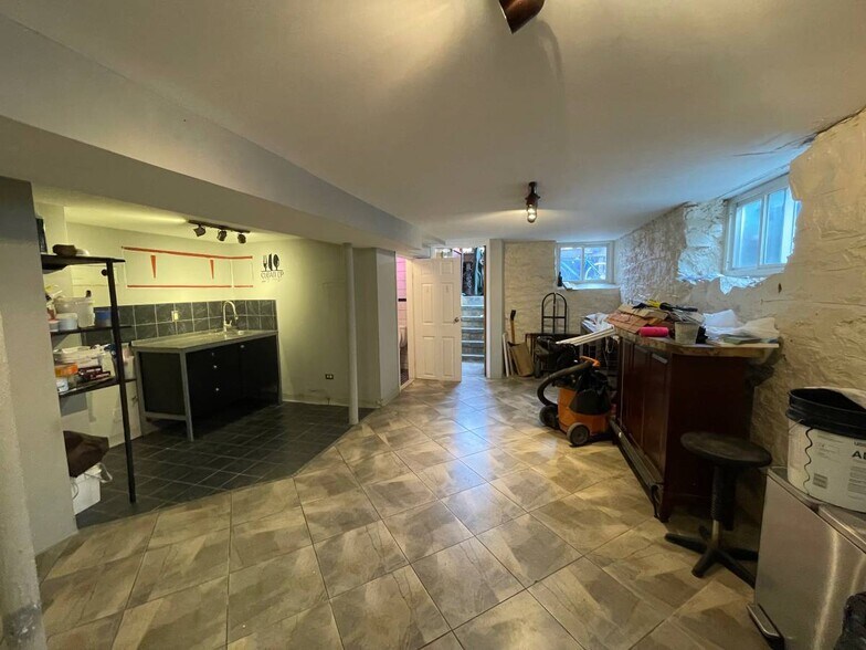 16-33 Weirfield St, Ridgewood, NY à louer - Photo du bâtiment - Image 1 de 4