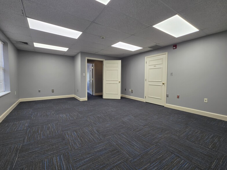 2027 Broadway St, Cape Girardeau, MO for lease - Building Photo - Image 3 of 10