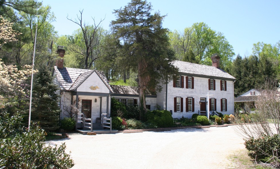 3449 Ivy Rd, Charlottesville, VA à vendre - Photo du b timent - Image 1 de 1