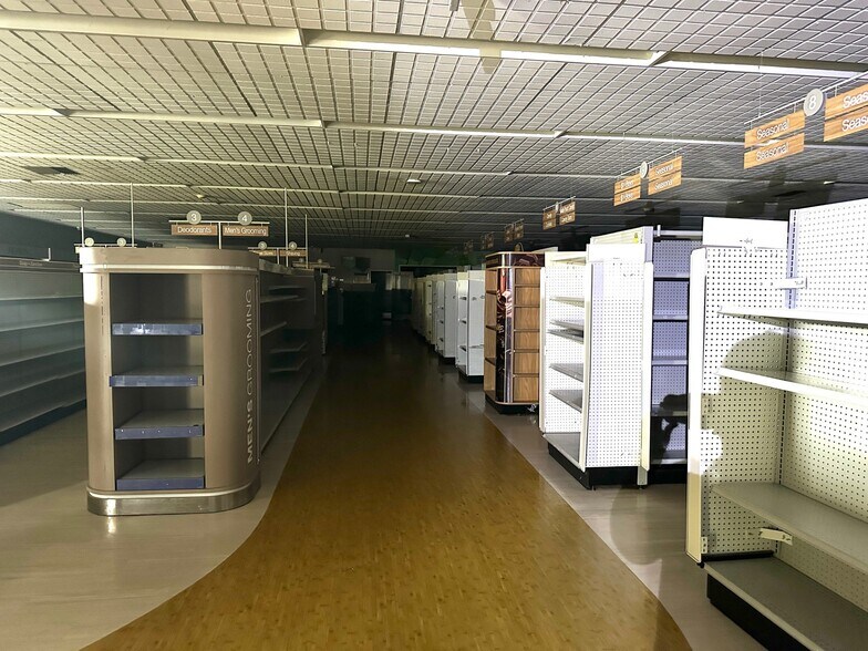 220 3rd St, Wellsville, OH à louer - Photo du bâtiment - Image 3 de 9