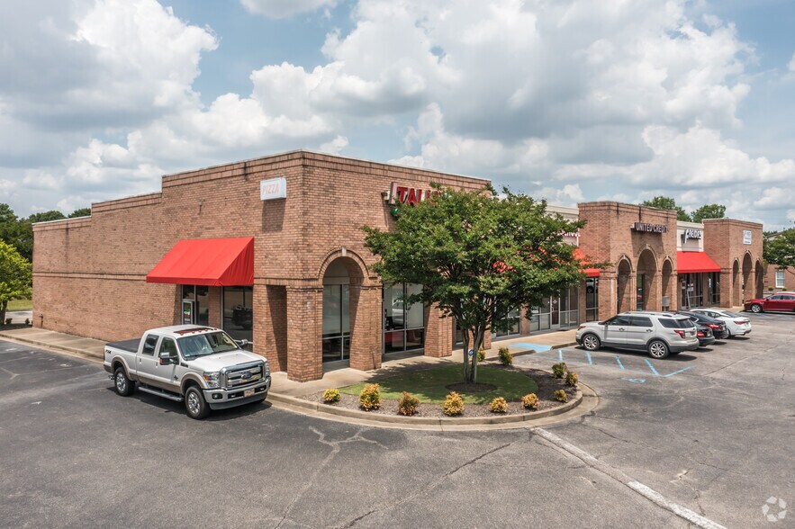 1306 Goodman Rd E, Southaven, MS à louer - Photo du bâtiment - Image 2 de 5