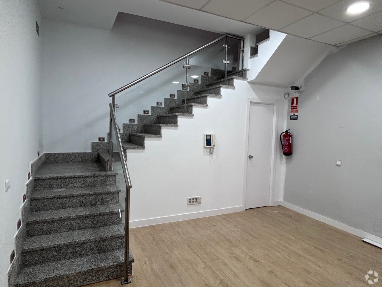 Office/Retail in Madrid, Madrid for lease Interior Photo- Image 1 of 13