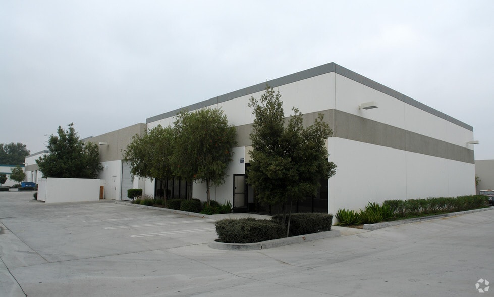 5260 Bonsai Ave, Moorpark, CA for lease - Building Photo - Image 2 of 8
