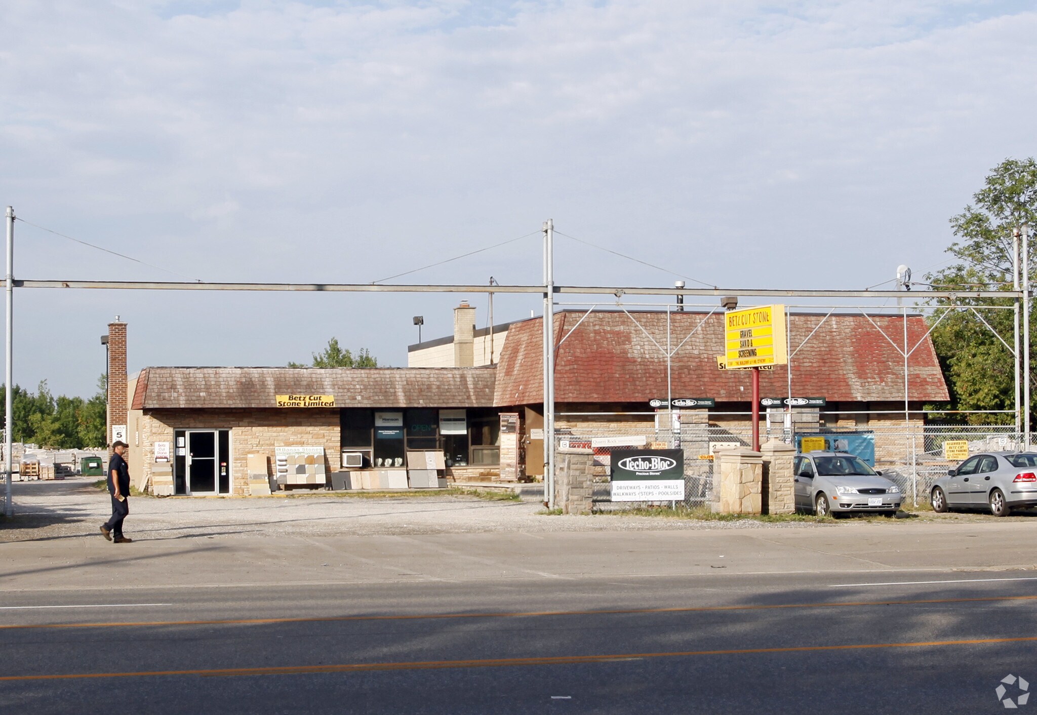 3392 Mavis Rd, Mississauga, ON for sale Primary Photo- Image 1 of 1