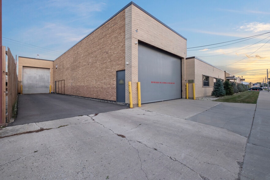 1529 N 31st Ave, Melrose Park, IL for lease - Building Photo - Image 3 of 57