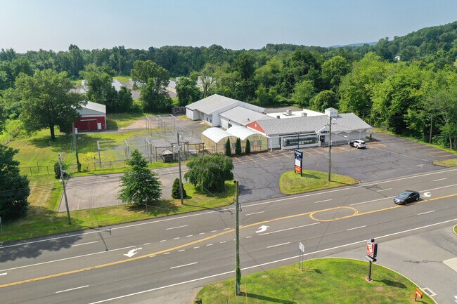 Plus de détails pour 147 Meriden Rd, Middlefield, CT - Industriel à louer