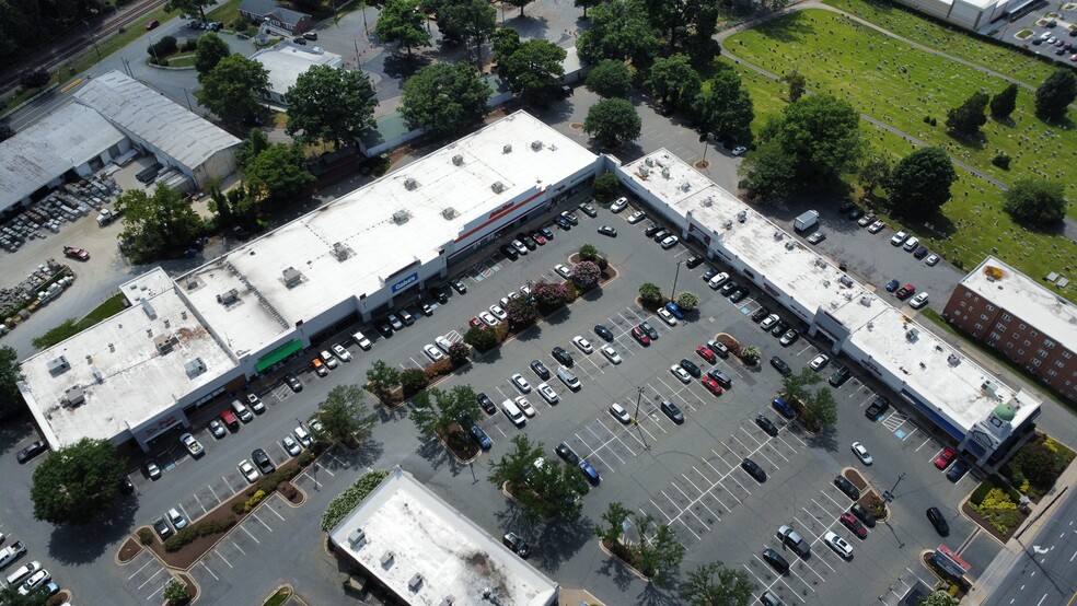 206-300 N Frederick Ave, Gaithersburg, MD for lease - Building Photo - Image 3 of 19