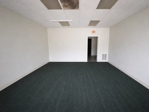 6658 Hillandale Dr, Lithonia, GA for lease Interior Photo- Image 1 of 9