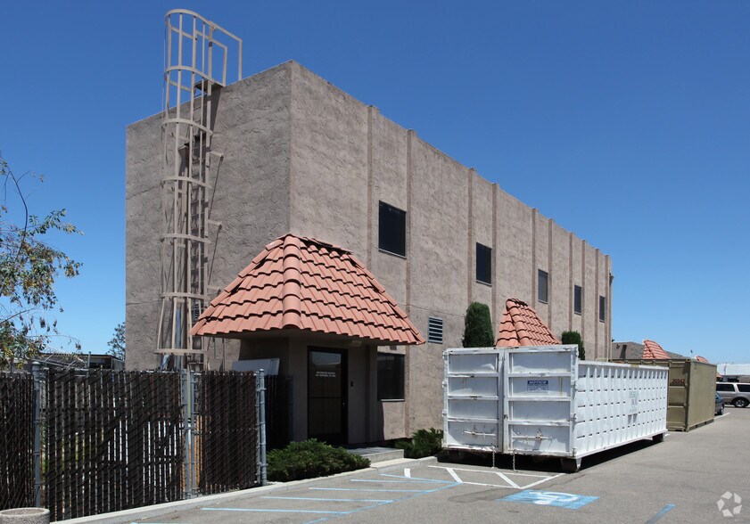 7999 Vickers St, San Diego, CA à vendre - Photo du bâtiment - Image 2 de 2