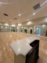 56 E Duarte Rd, Arcadia, CA à louer Photo intérieure- Image 2 de 4