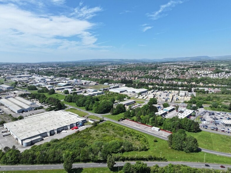 Kingsway, Bridgend à vendre - Aérien - Image 2 de 4