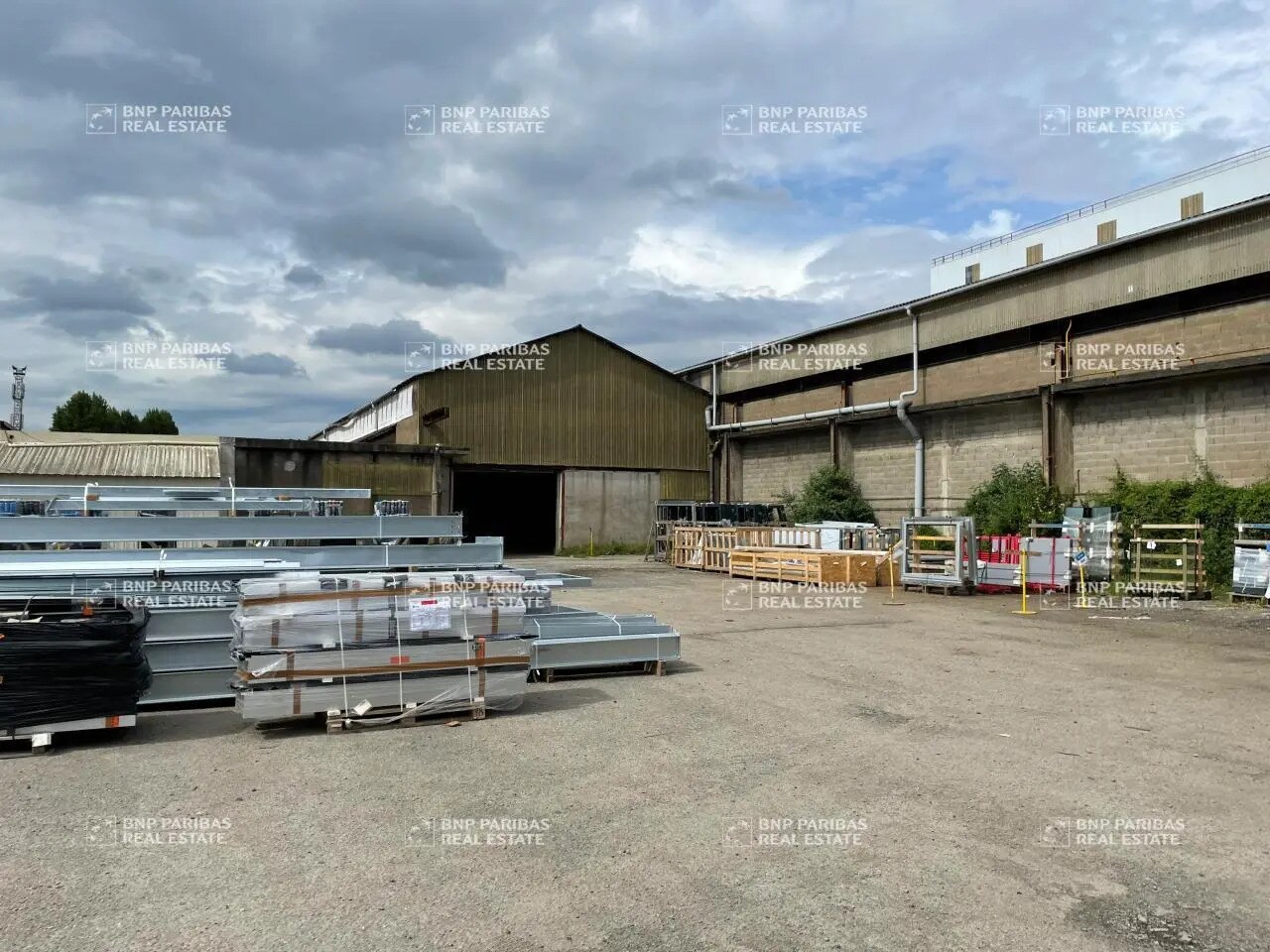 Flex in Nantes for lease Construction Photo- Image 1 of 9