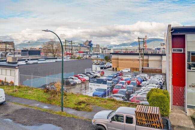 Plus de détails pour 1435 Pender St E, Vancouver, BC - Terrain à vendre