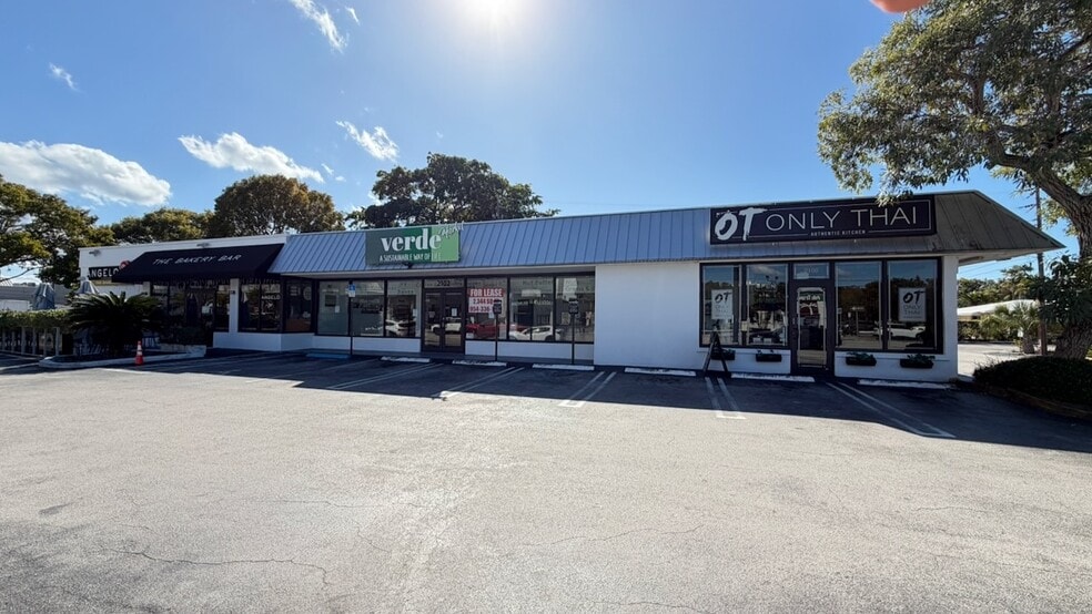 2100-2104 E Oakland Park Blvd, Fort Lauderdale, FL for lease - Building Photo - Image 2 of 24