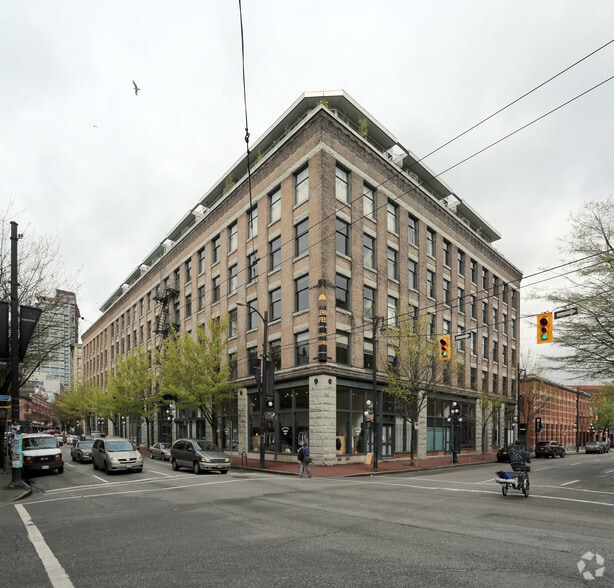 299 Columbia St, Vancouver, BC à louer - Photo du bâtiment - Image 1 de 7