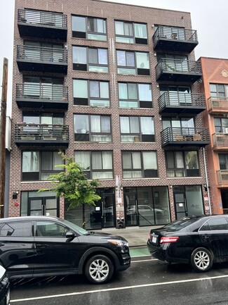 Plus de détails pour 2753 Crescent St, Long Island City, NY - Bureau/Médical à louer