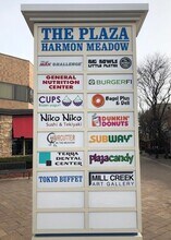 700 Plaza Dr, Secaucus, NJ à louer Photo du bâtiment- Image 2 de 5