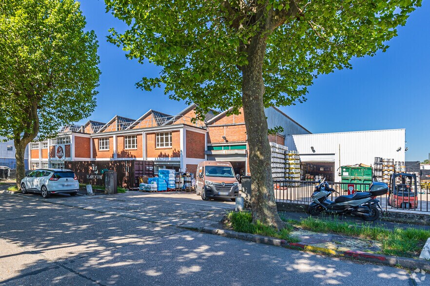 Avenue De La Redoute, Villeneuve-la-Garenne for lease - Building Photo - Image 2 of 4