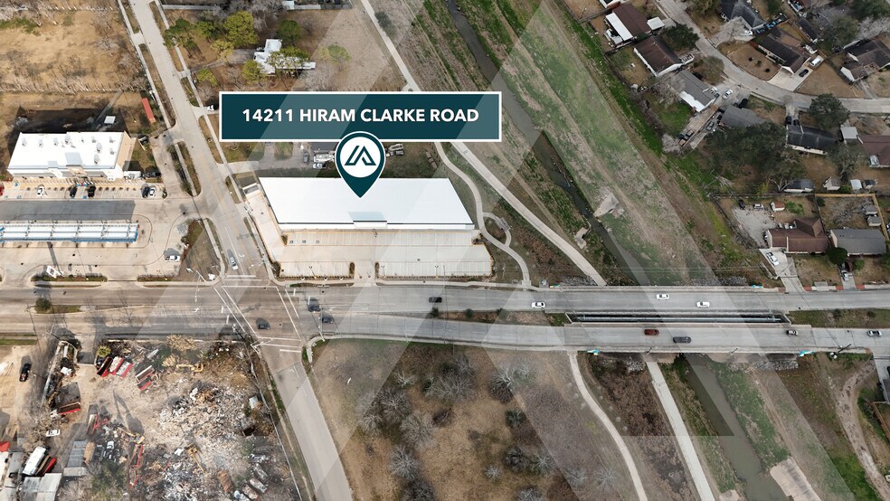 14211 Hiram Clarke Rd, Houston, TX à louer - Photo du bâtiment - Image 3 de 13