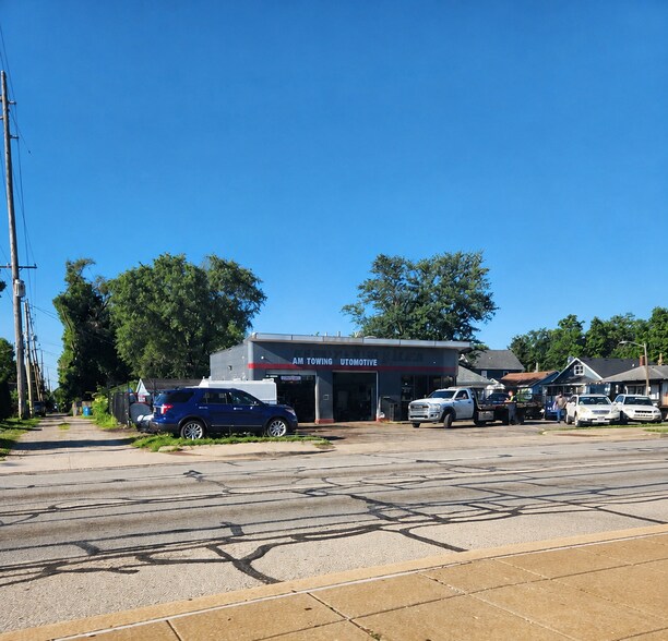227 W 38th St, Indianapolis, IN à louer - Photo du bâtiment - Image 1 de 5