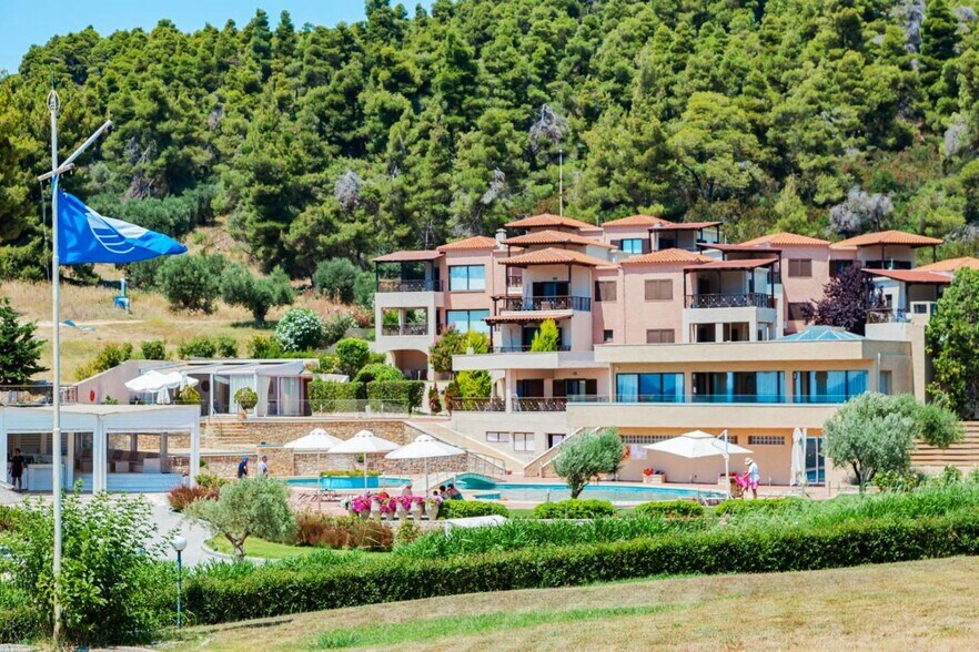 à vendre - Photo du bâtiment - Image 2 de 26