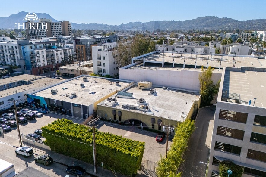 11128 Weddington St, North Hollywood, CA for sale - Building Photo - Image 3 of 31