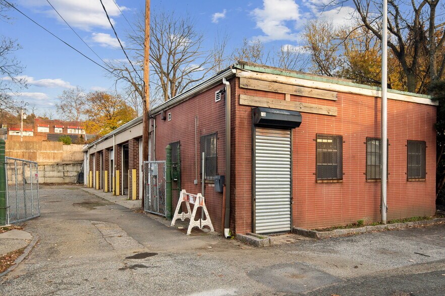 76 Runyon Ave, Yonkers, NY à louer - Photo principale - Image 1 de 11