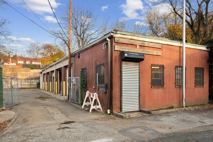 76 Runyon Ave, Yonkers, NY for lease - Primary Photo - Image 1 of 11
