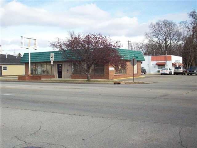 2100 Broadway, Anderson, IN for sale - Building Photo - Image 2 of 28