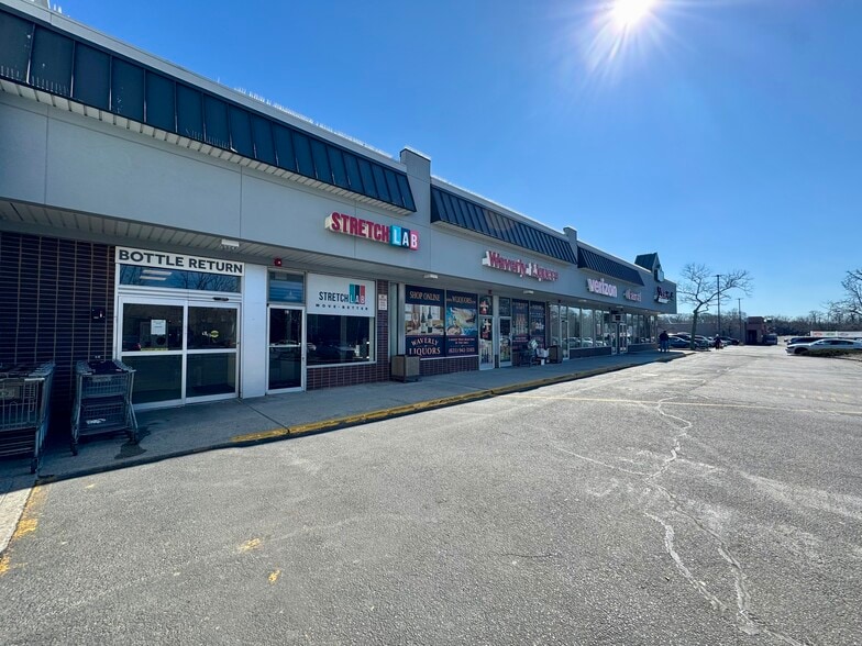 175 Route 25A, East Setauket, NY for lease - Building Photo - Image 2 of 8