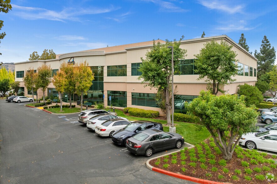 6399 San Ignacio Ave, San Jose, CA à louer - Photo du bâtiment - Image 1 de 13